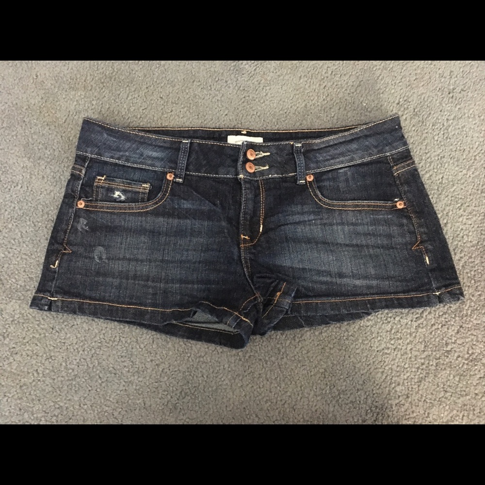 NWOT Dark wash denim shorts